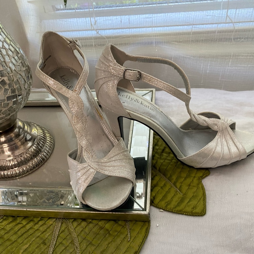 Kelly & katie Silver 3inch heels,sparkling like new cond  prom or Wedding - Picture 4 of 9